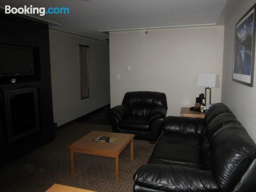 Woodlands Inn & Suites Форт-Нельсон Экстерьер фото